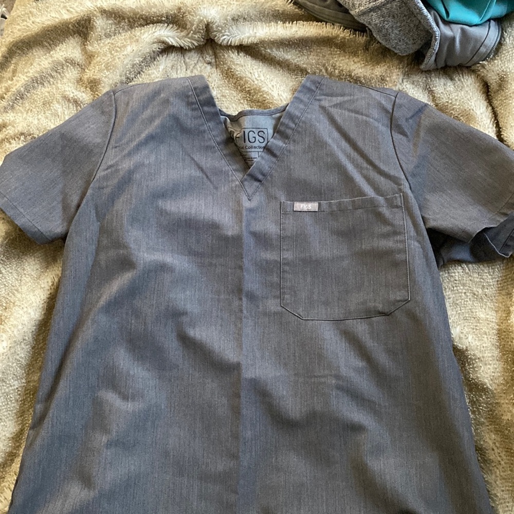 Figs scrub top graphite